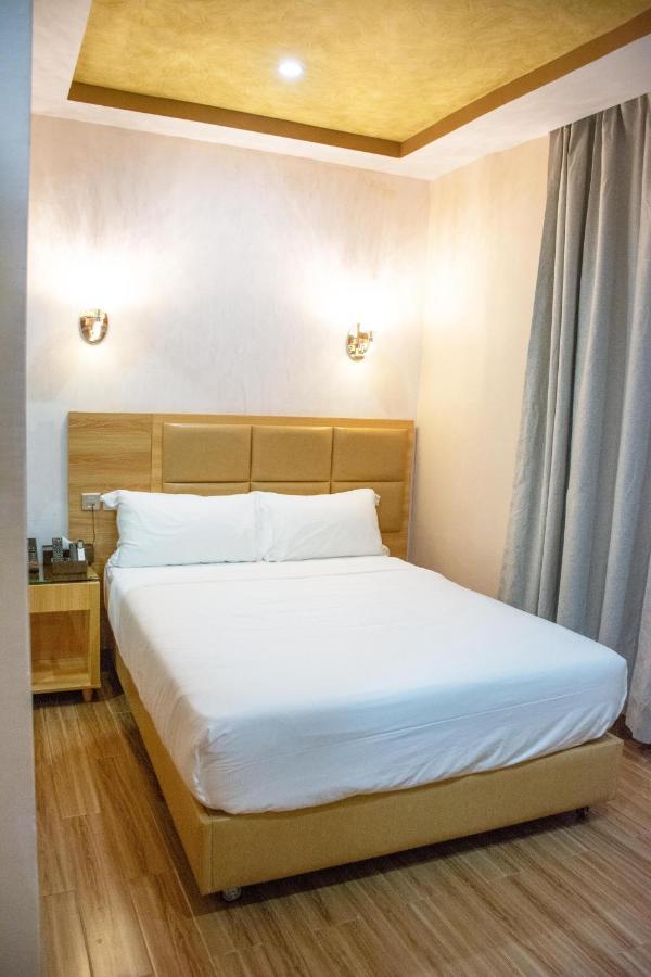 Sami Hotel Уагадугу Екстериор снимка