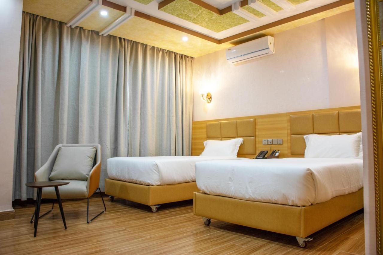 Sami Hotel Уагадугу Екстериор снимка